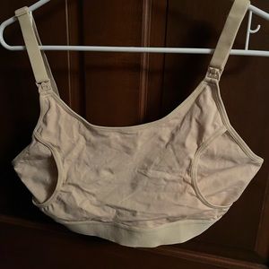 Hands free pumping bra